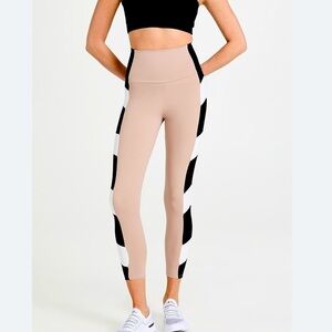 Port De Bras Arrow Leggings!